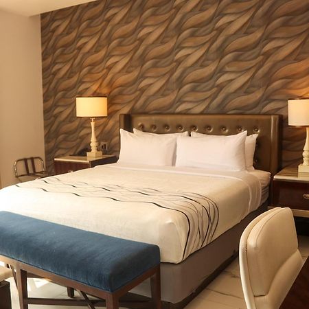 Hotel Grand One Plaza Tijuana Exterior photo