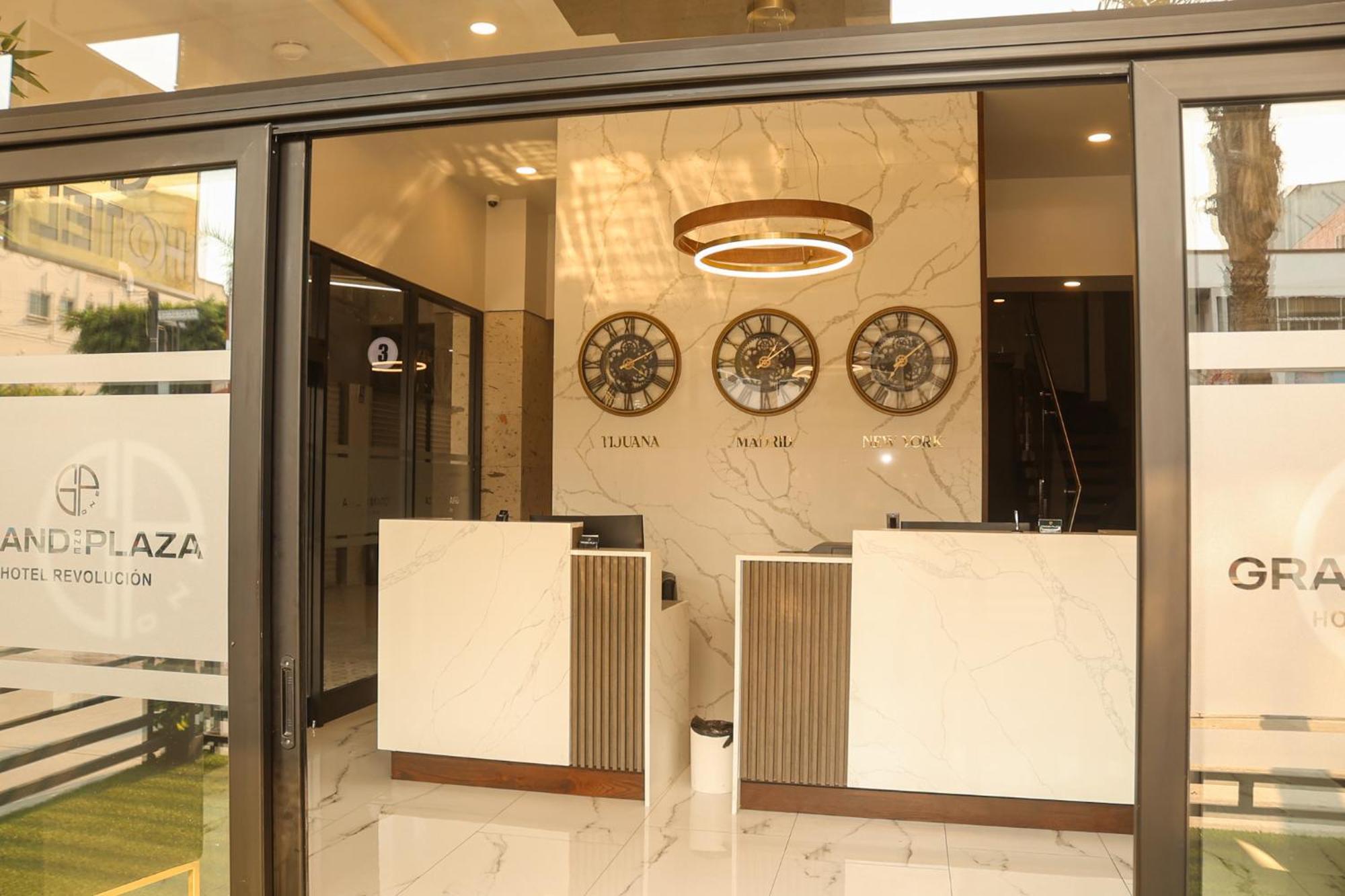 Hotel Grand One Plaza Tijuana Exterior photo